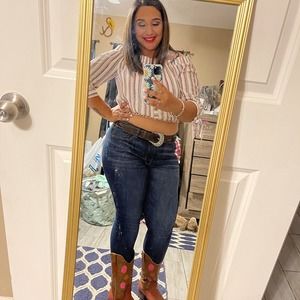 Meet your Posher, Julie